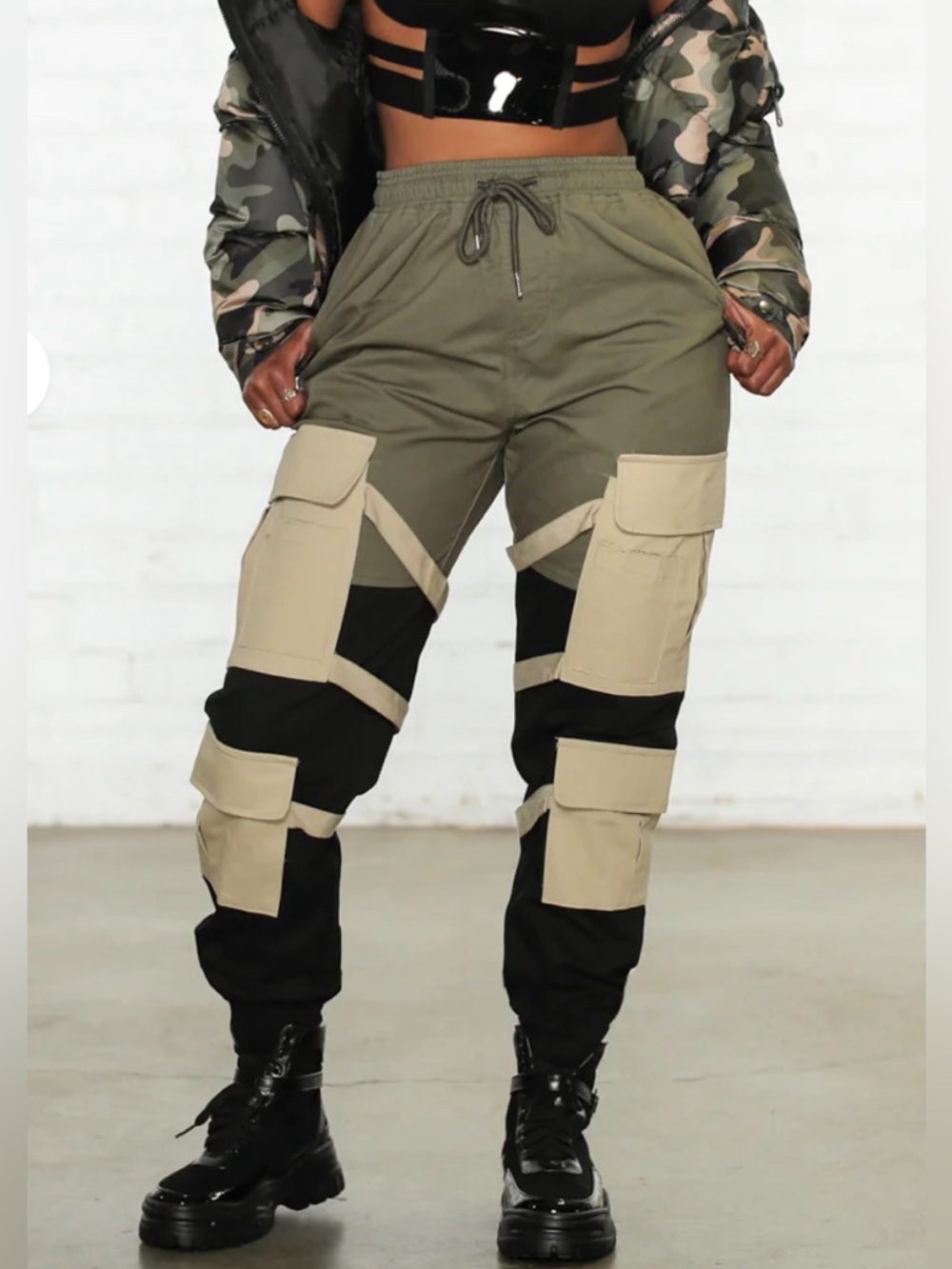 Fashion Nova Women's L "Block It Out Cargo Joggers" Olive/Combo - Picture 3 of 12